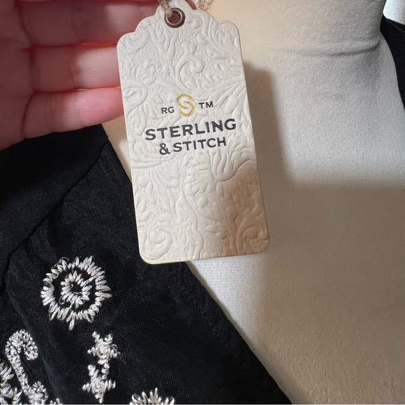 - Embroidered Mesh Peplum Top - Picture 9 of 12